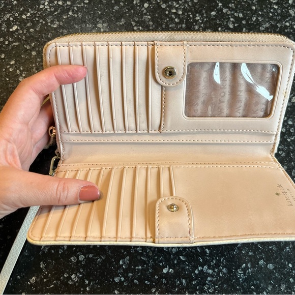 Kate spade large wallet, good shape - Picture 3 of 3